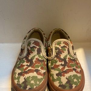 Kids Vans printed slip on sneaker